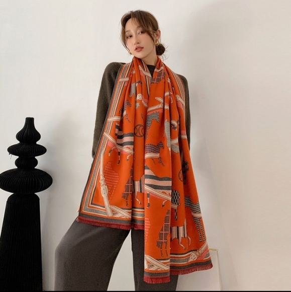 ⭐⭐ Elegant Cashmere Shawl/ Scarf⭐⭐ - Picture 4 of 10